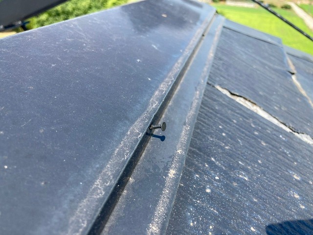 棟板金からの釘浮き